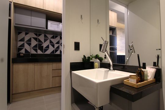 Banheiro de kitnet/studio para alugar com 1 quarto, 35m² em Indianópolis, São Paulo