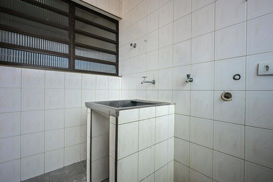 Área de Serviço  1 de casa à venda com 4 quartos, 287m² em Parque Pinheiros, Taboão da Serra
