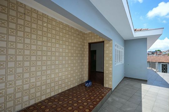Entrada de casa à venda com 4 quartos, 287m² em Parque Pinheiros, Taboão da Serra