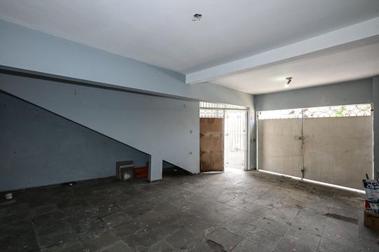 Garagem de casa à venda com 4 quartos, 287m² em Parque Pinheiros, Taboão da Serra