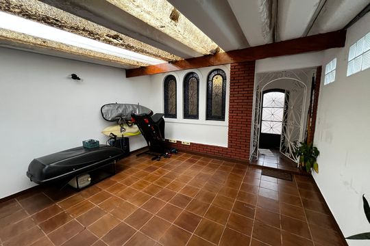 Garagem de casa à venda com 5 quartos, 124m² em Santa Teresinha, São Paulo