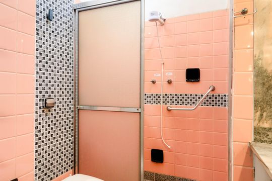 Banheiro de casa para alugar com 2 quartos, 98m² em Chácara Santo Antônio (zona Sul), São Paulo