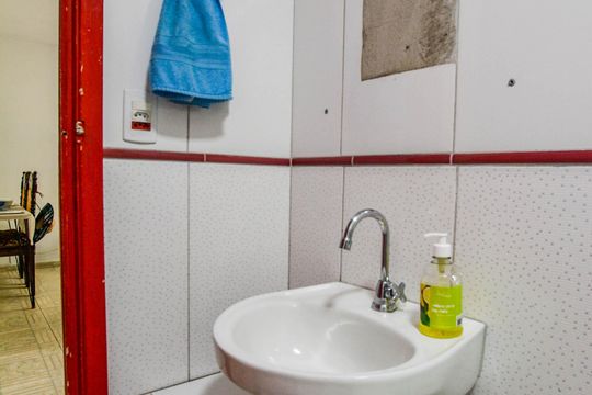 Banheiro de apartamento para alugar com 2 quartos, 57m² em Parque Erasmo Assunção, Santo André