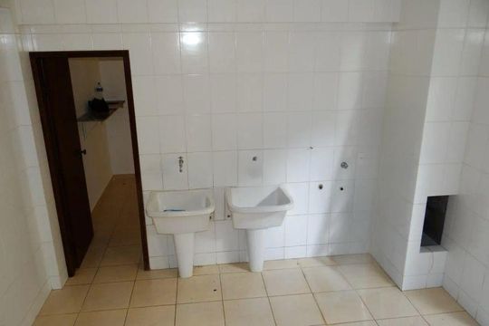 Casa para alugar com 7 quartos, 464m² em Belvedere, Belo Horizonte