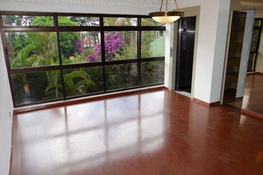 Casa para alugar com 7 quartos, 464m² em Belvedere, Belo Horizonte