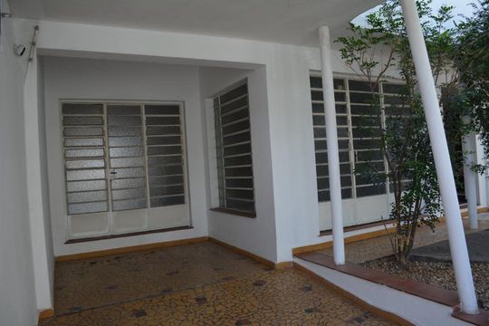 Casa para alugar com 4 quartos, 285m² em Campo Belo, São Paulo