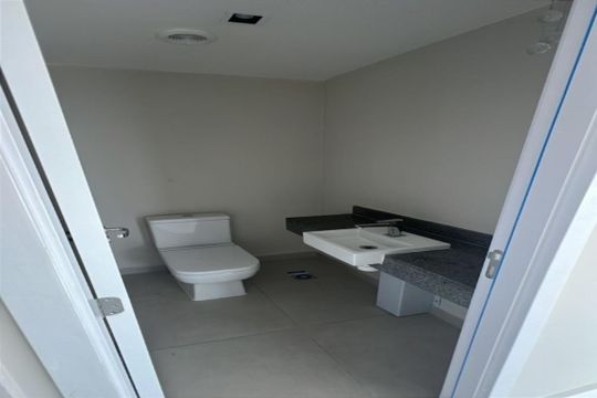 Apartamento para alugar com 3 quartos, 168m² em Vila Cordeiro, São Paulo