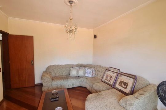 Casa à venda com 4 quartos, 388m² em Chácara Urbana, Jundiaí