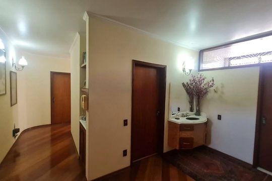 Casa à venda com 4 quartos, 388m² em Chácara Urbana, Jundiaí