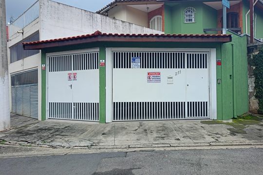 Fachada de casa à venda com 3 quartos, 123m² em Vila Sonia, São Paulo