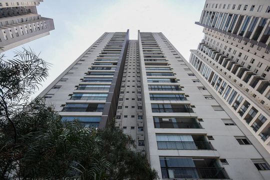 Fachada de apartamento à venda com 3 quartos, 133m² em Parque Reboucas, São Paulo