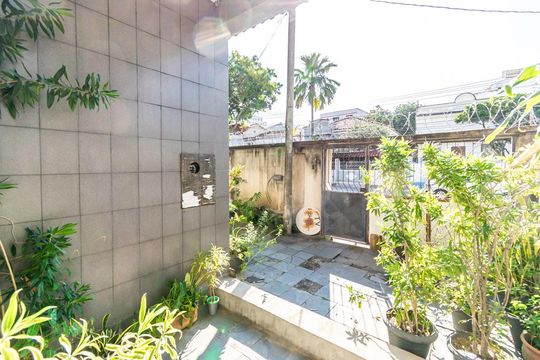 Varanda da frente de casa à venda com 6 quartos, 480m² em Penha, Rio de Janeiro