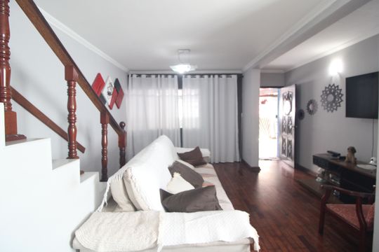 Casa à venda com 3 quartos, 115m² em Vila Marari, São Paulo
