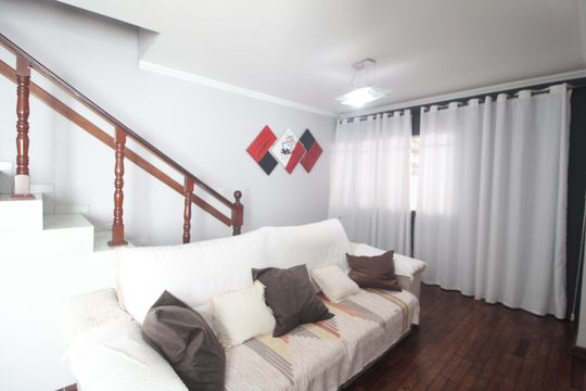 Casa à venda com 3 quartos, 115m² em Vila Marari, São Paulo