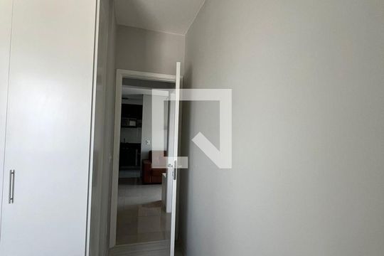 Quarto de apartamento à venda com 2 quartos, 67m² em Alphaville Industrial, Barueri