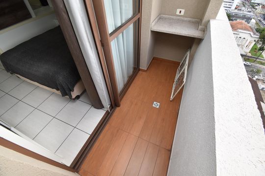 Sacada  de kitnet/studio para alugar com 1 quarto, 38m² em Bairro Alto, Curitiba
