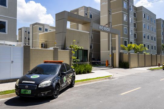 Fachada do condomínio de apartamento para alugar com 2 quartos, 50m² em Campo Grande, Rio de Janeiro