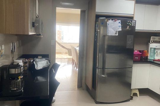 Apartamento para alugar com 4 quartos, 215m² em Caminho das Árvores, Salvador