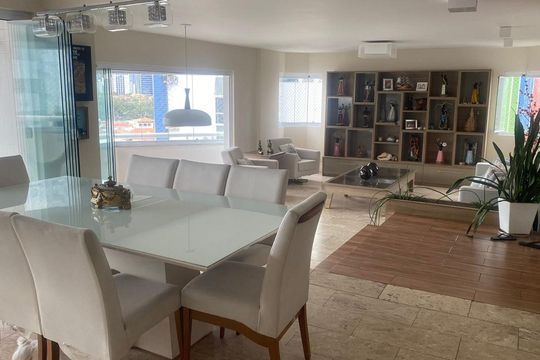 Apartamento para alugar com 4 quartos, 215m² em Caminho das Árvores, Salvador