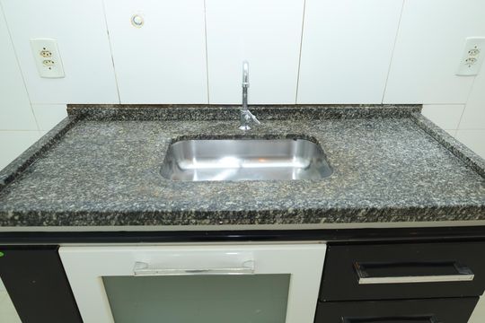 Cozinha de apartamento para alugar com 2 quartos, 45m² em Vila Raquel, São Paulo