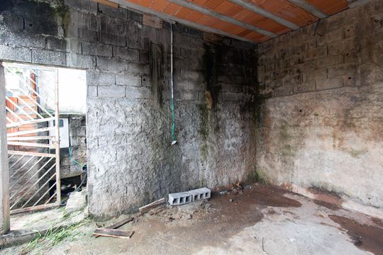 Garagem de casa à venda com 2 quartos, 100m² em Guaianazes, São Paulo