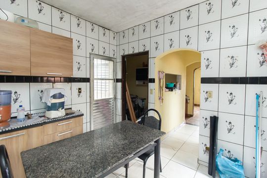 Cozinha de casa à venda com 2 quartos, 100m² em Guaianazes, São Paulo