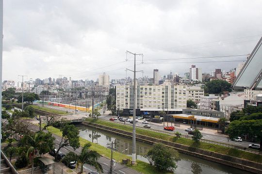 Sala Vista de apartamento à venda com 1 quarto, 41m² em Partenon, Porto Alegre
