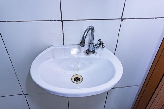 Banheiro de casa para alugar com 1 quarto, 35m² em Vila Bancaria Munhoz, São Paulo