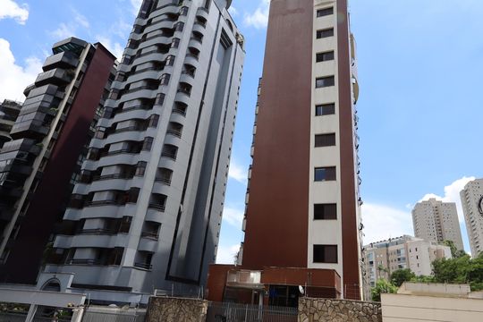 Fachada de apartamento à venda com 2 quartos, 101m² em Vila Suzana, São Paulo