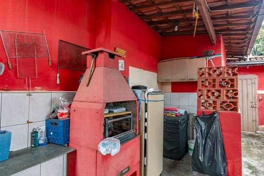 Casa à venda com 4 quartos, 240m² em Nova Gameleira, Belo Horizonte