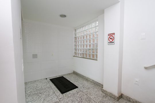 Hall de entrada de apartamento para alugar com 3 quartos, 90m² em Lourdes, Belo Horizonte