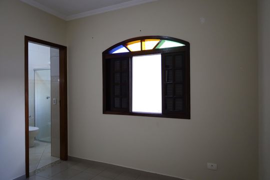 Casa à venda com 3 quartos, 131m² em Vila Marari, São Paulo