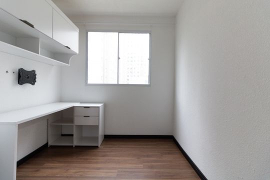 Quarto 1 de apartamento para alugar com 2 quartos, 45m² em Parque Bristol, São Paulo