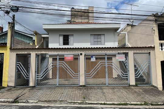 Fachada + Placa de casa para alugar com 3 quartos, 155m² em Cidade Antônio Estêvão de Carvalho, São Paulo