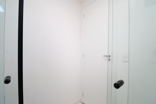 Banheiro de apartamento à venda com 1 quarto, 24m² em Barra Funda, São Paulo