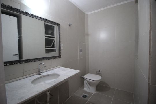 Banheiro de apartamento à venda com 3 quartos, 110m² em Rio Branco, Porto Alegre