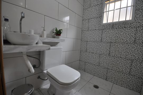 Banheiro de casa à venda com 2 quartos, 120m² em Parque Edu Chaves, São Paulo