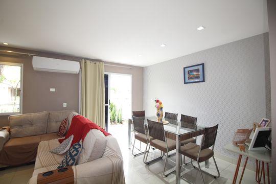 Sala de casa de condomínio à venda com 4 quartos, 120m² em Freguesia (jacarepaguá), Rio de Janeiro