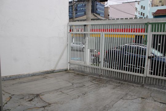 Garagem de casa à venda com 5 quartos, 120m² em Vila Mariana, São Paulo