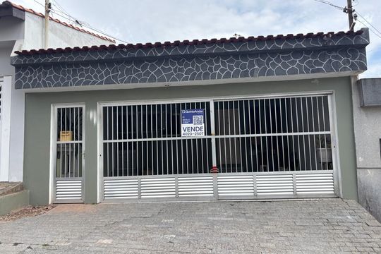 Fachada  de casa à venda com 2 quartos, 65m² em Santa Terezinha, São Bernardo do Campo