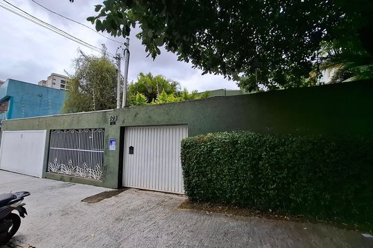 Fachada de casa à venda com 3 quartos, 659m² em Jardim, Santo André