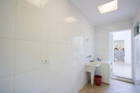 Área de serviço de casa à venda com 3 quartos, 659m² em Jardim, Santo André