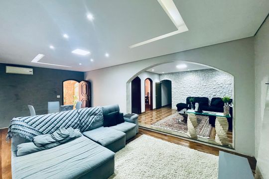 Casa para alugar com 5 quartos, 496m² em Vila Galvão, Guarulhos