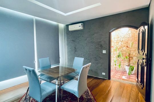 Casa para alugar com 5 quartos, 496m² em Vila Galvão, Guarulhos