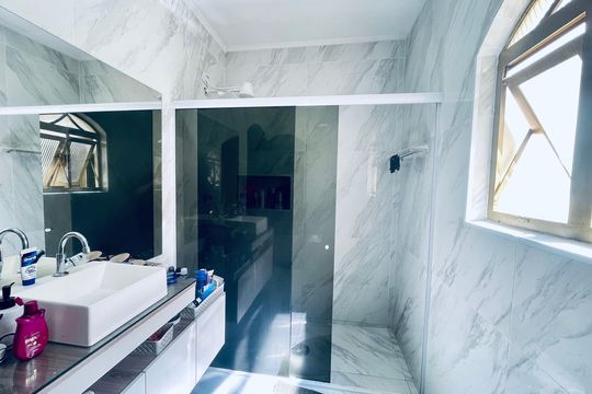 Casa para alugar com 5 quartos, 496m² em Vila Galvão, Guarulhos