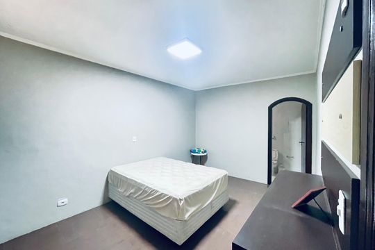 Casa para alugar com 5 quartos, 496m² em Vila Galvão, Guarulhos