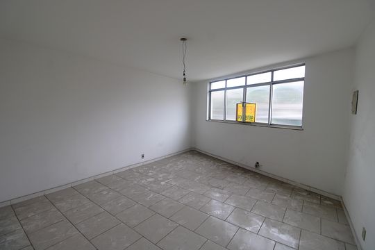 Sala de apartamento para alugar com 1 quarto, 140m² em Pilares, Rio de Janeiro