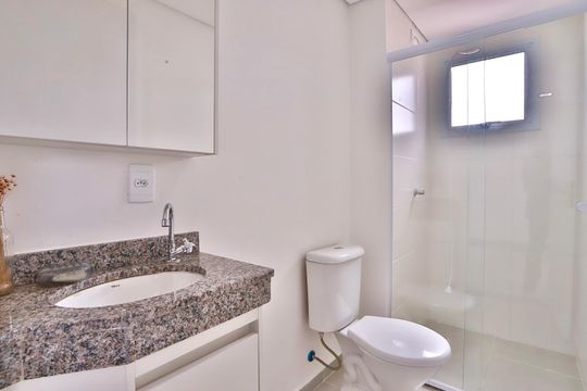 Banheiro de kitnet/studio à venda com 1 quarto, 26m² em Belenzinho, São Paulo