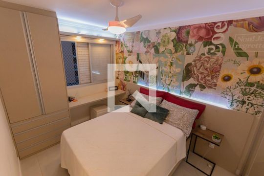 Quarto de apartamento à venda com 1 quarto, 55m² em Cambuí, Campinas