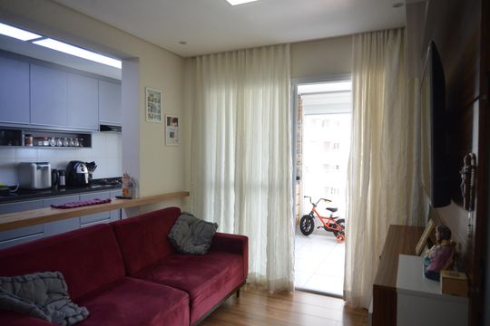 Sala de apartamento à venda com 2 quartos, 68m² em Vila Apiai, Santo André